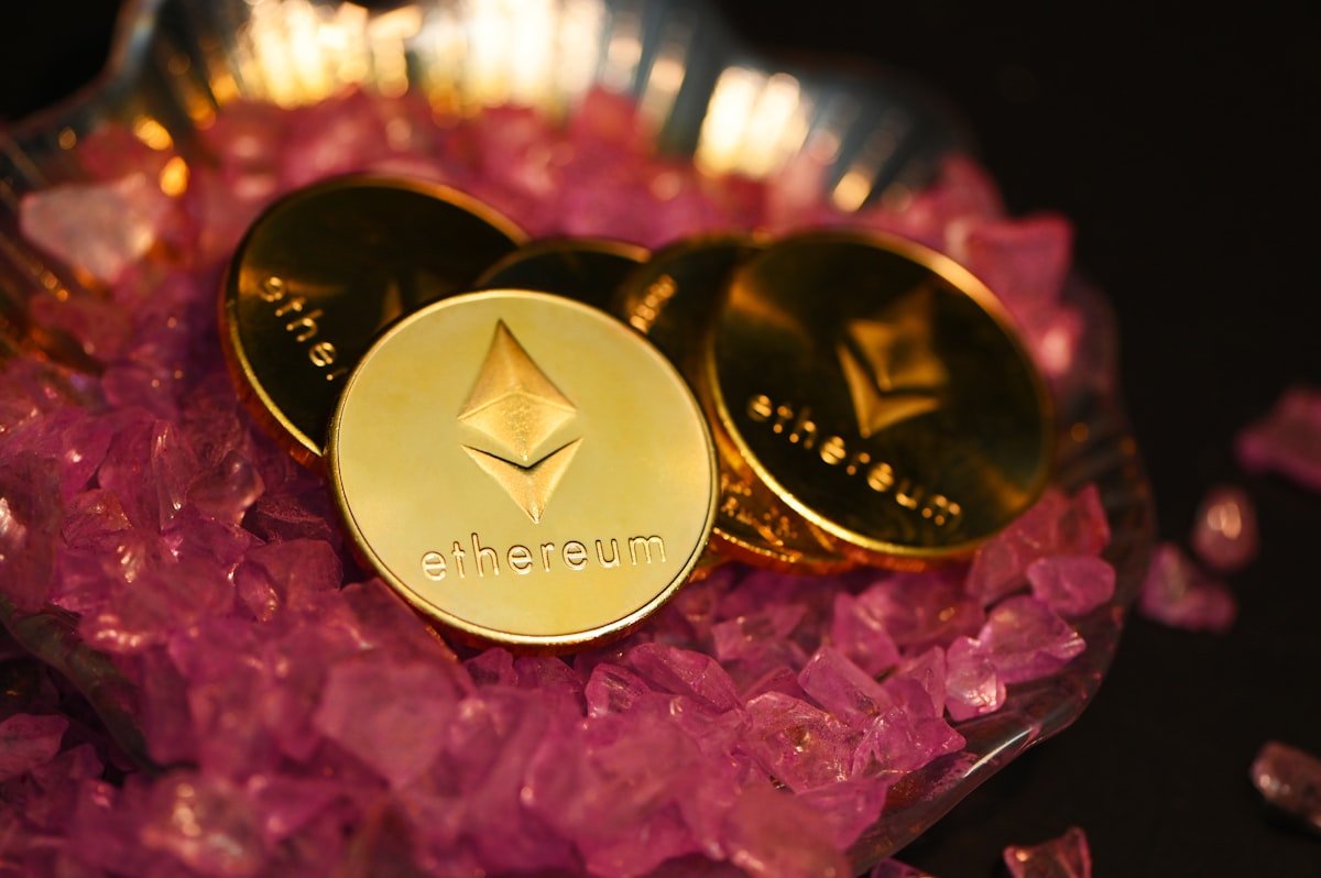 Curve Finance คืออะไร: คู่มือสมบูรณ์ AMM สำหรับ Stablecoin และ veCRV