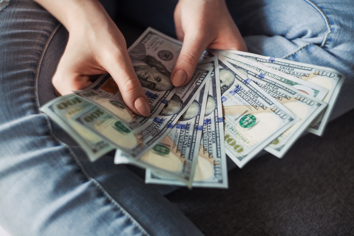 Stablecoin คืออะไร? USDT, USDC, DAI ต่างกันอย่างไร